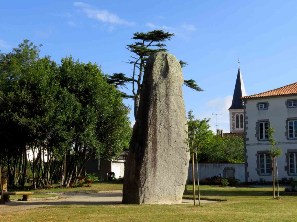 Le roi du menhir &agrave; Avrill&eacute; - Cr&eacute;dit Photo&copy; Office de Tourisme Destination Vend&eacute;e Grand Littoral