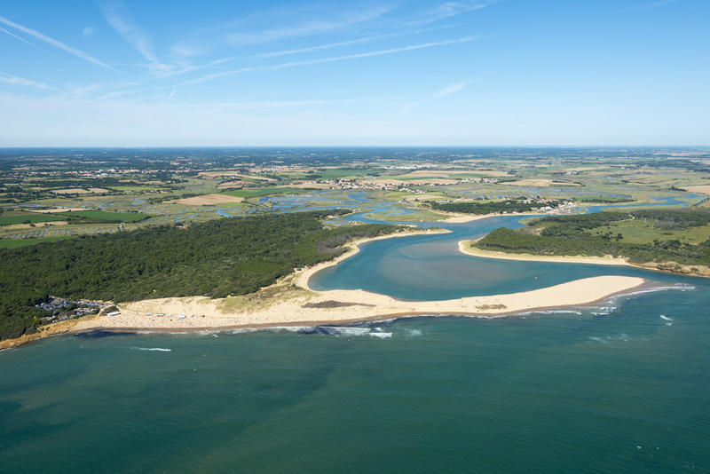Vue aérienne de la plage du Veillon - ©V. Joncheray Vue aérienne de la plage du Veillon - ©V. Joncheray
