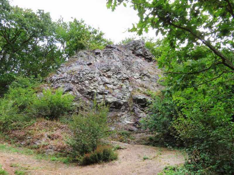 Pierre aux fées du Champ-Saint-Père Pierre aux fées du Champ-Saint-Père