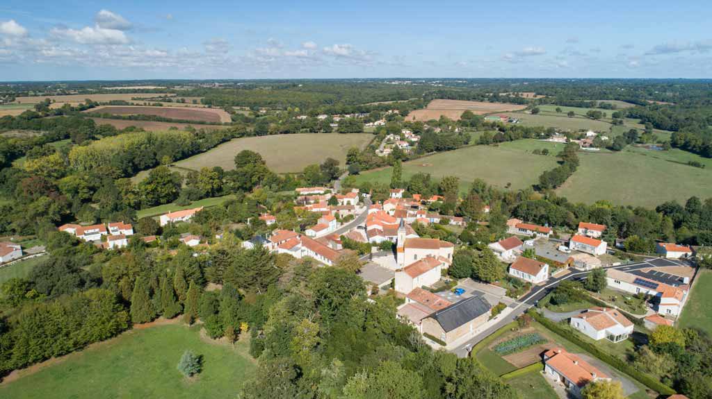 Centre ville du Givre - &copy;Horizon Vertical