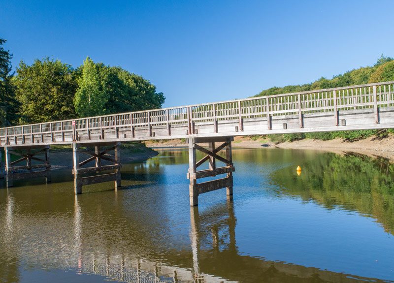 Lac de finfarine &agrave; Poiroux - @Horizon Vertical